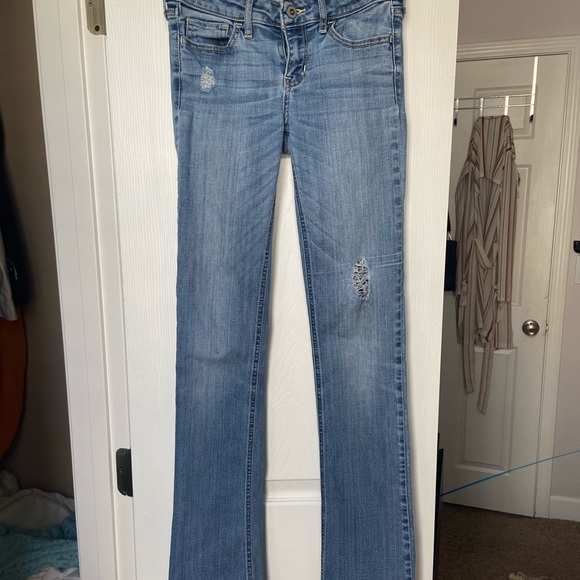 Hollister Denim - 🔥 BOGO 50% 🔥 - Low-Rise Hollister Boot-Cut Jeans